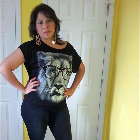 Meet your Posher, Adriana - Picture 1 of 1